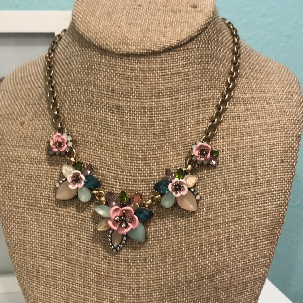 Chloe Isabel Floral Necklace.